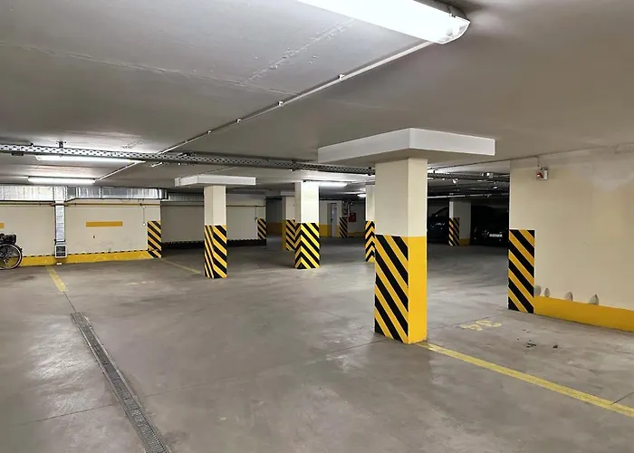 Azja, Monte Cassino, Balkon, Parking