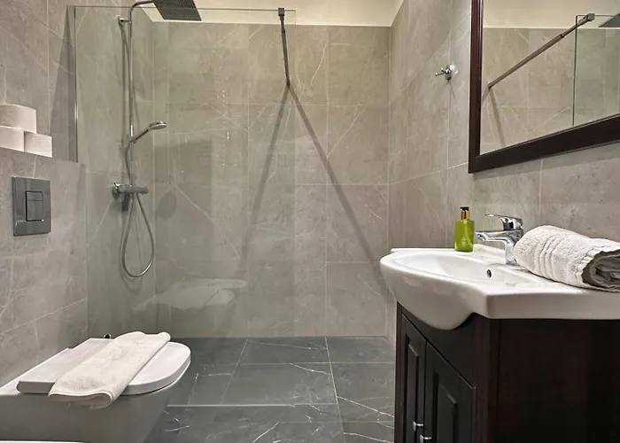 Azja, Monte Cassino, Balkon, Parking *