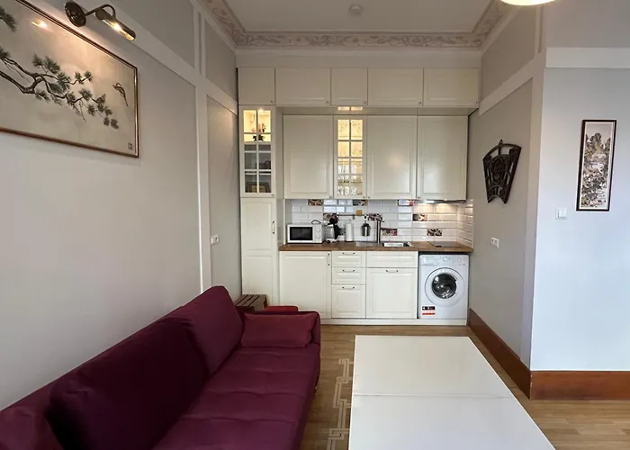 Azja, Monte Cassino, Balkon, Parking